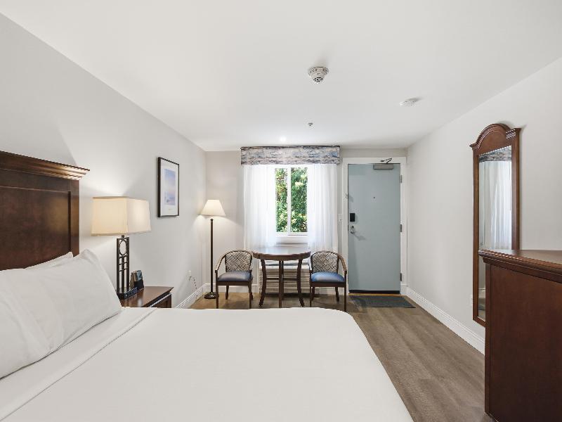 Wilder Inn South Wellfleet, Outset Collection image