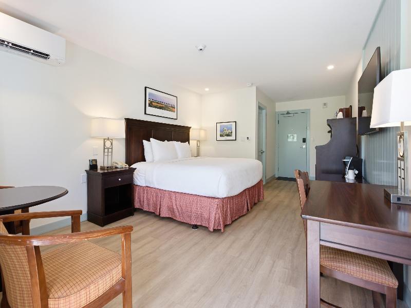 Wilder Inn South Wellfleet, Outset Collection image