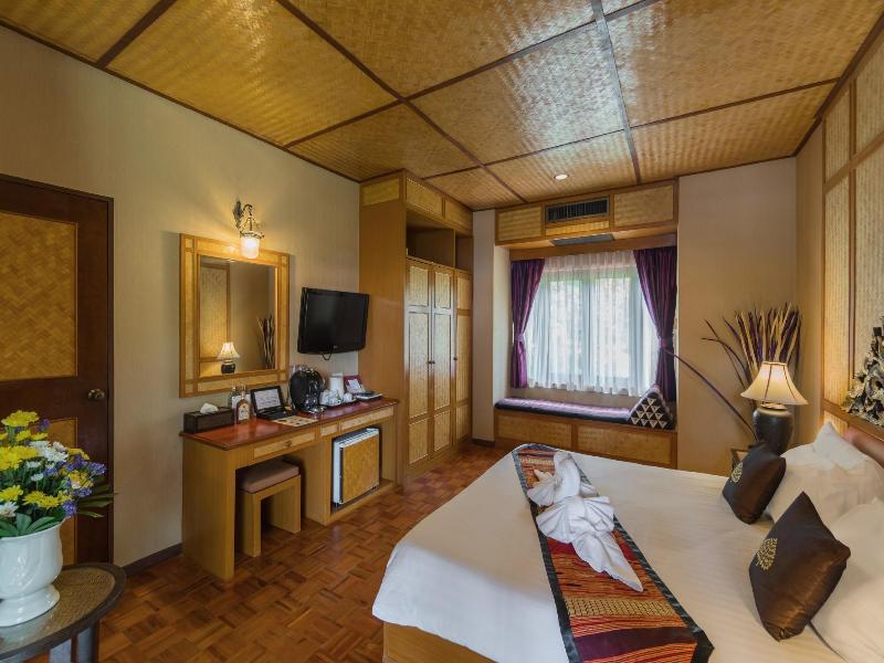 Coral Hotel Bangsaphan image