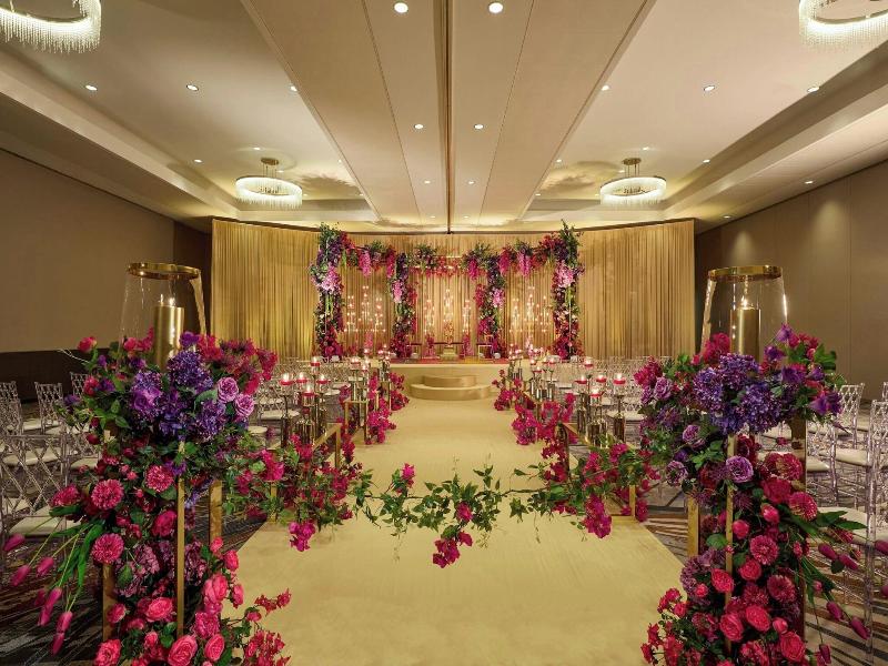 Renaissance Schaumburg Convention Center Hotel image