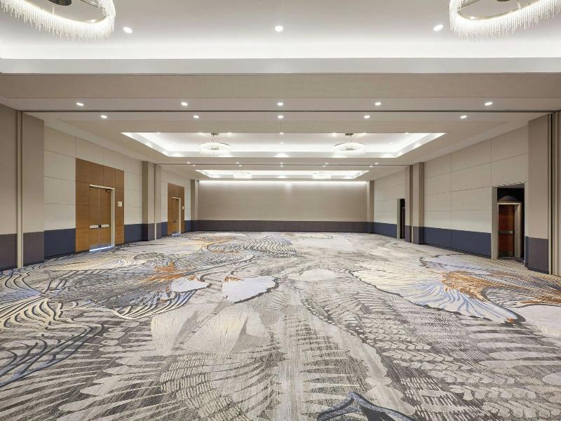 Renaissance Schaumburg Convention Center Hotel image