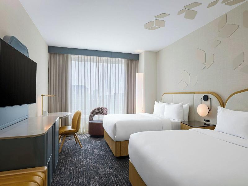 Renaissance Schaumburg Convention Center Hotel image