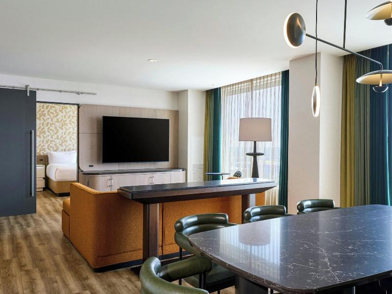 Renaissance Schaumburg Convention Center Hotel image