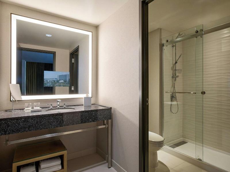 Renaissance Schaumburg Convention Center Hotel image
