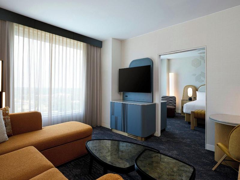 Renaissance Schaumburg Convention Center Hotel image