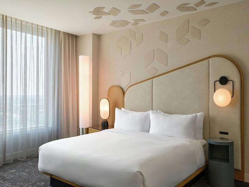 Renaissance Schaumburg Convention Center Hotel image