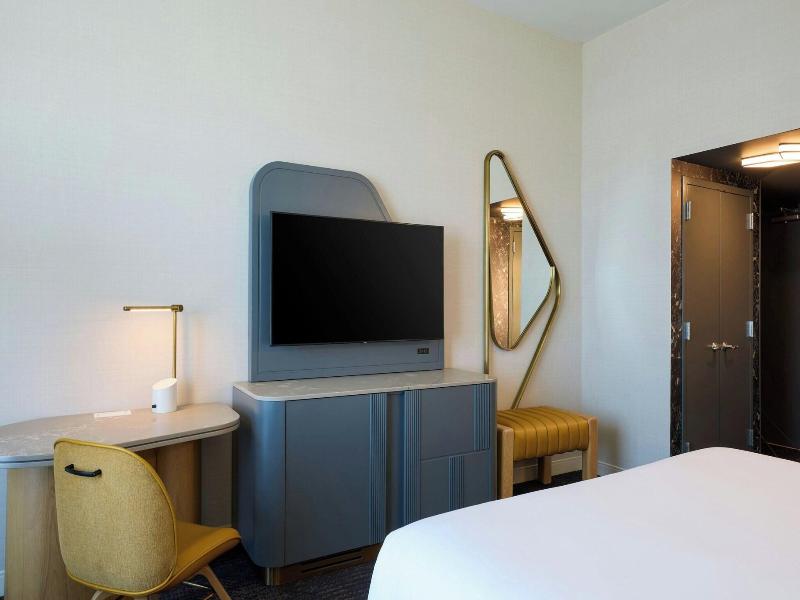 Renaissance Schaumburg Convention Center Hotel image