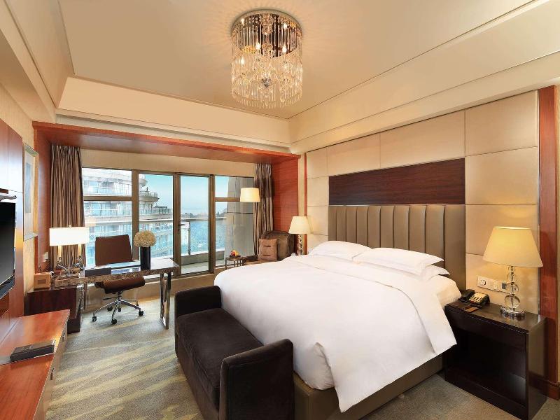 Wyndham Grand Plaza Royale Hangzhou image