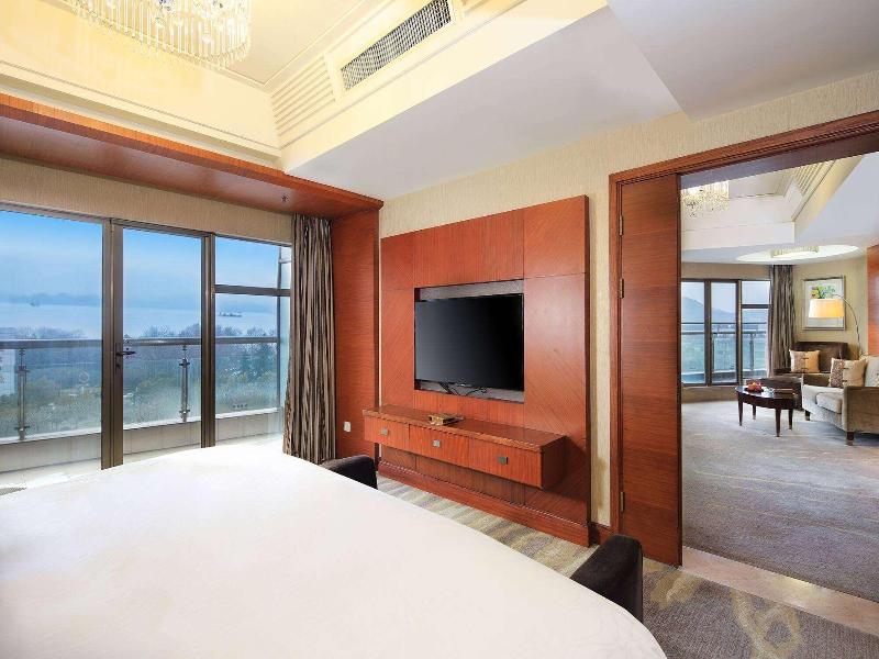 Wyndham Grand Plaza Royale Hangzhou image