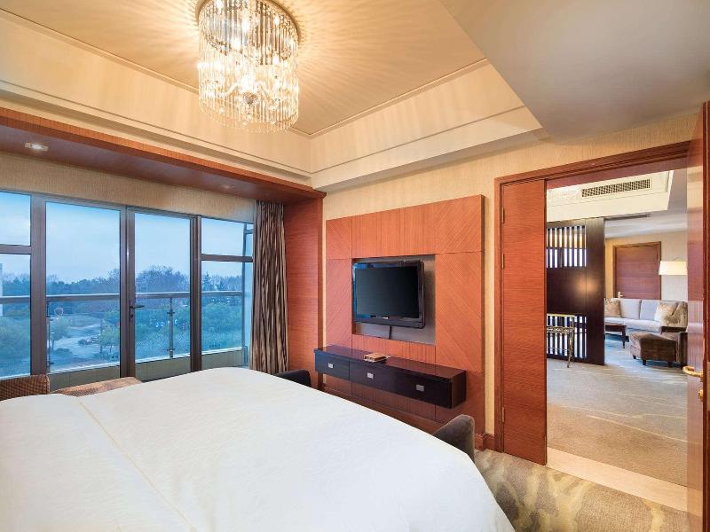 Wyndham Grand Plaza Royale Hangzhou image