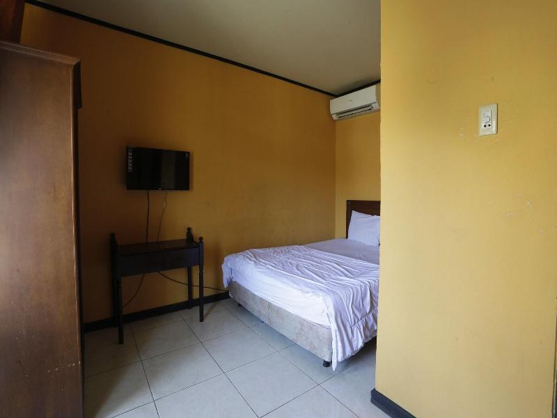Hotel O Penginapan Budhe Sri 5