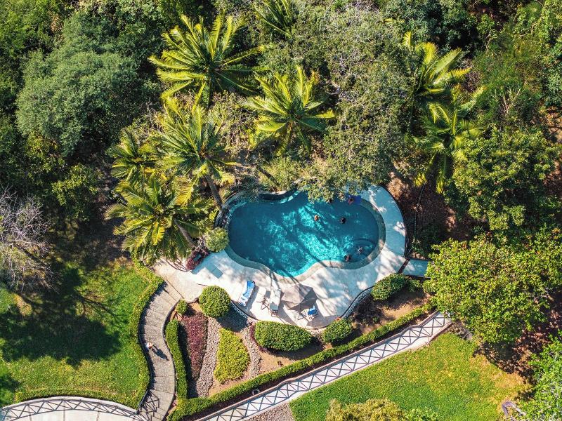 Reunion Wellness Resort Retreats image