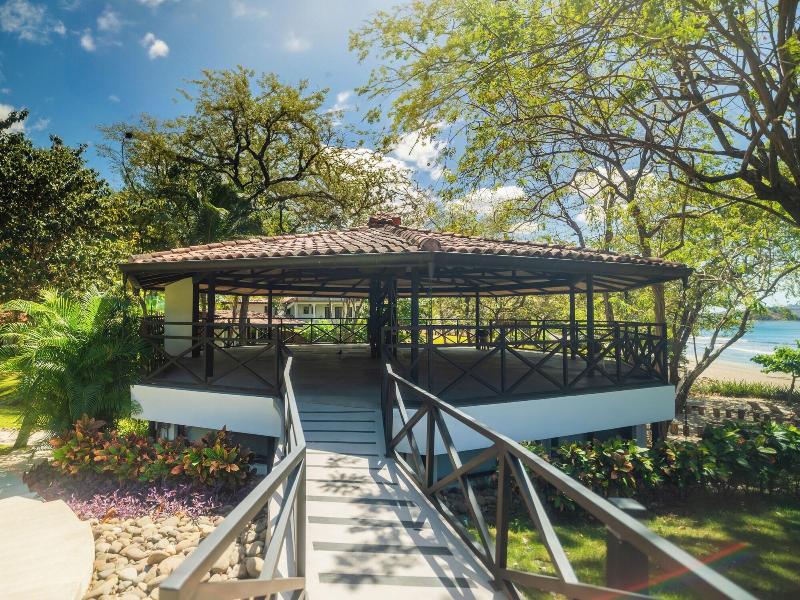 Reunion Wellness Resort Retreats image