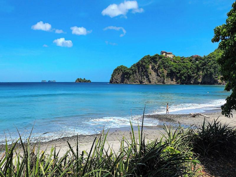 Reunion Wellness Resort Retreats image