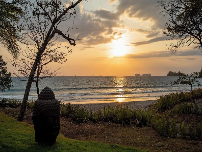 Reunion Wellness Resort Retreats image
