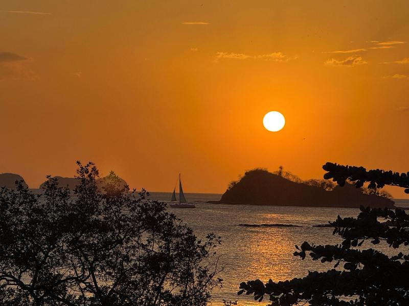 Reunion Wellness Resort Retreats image