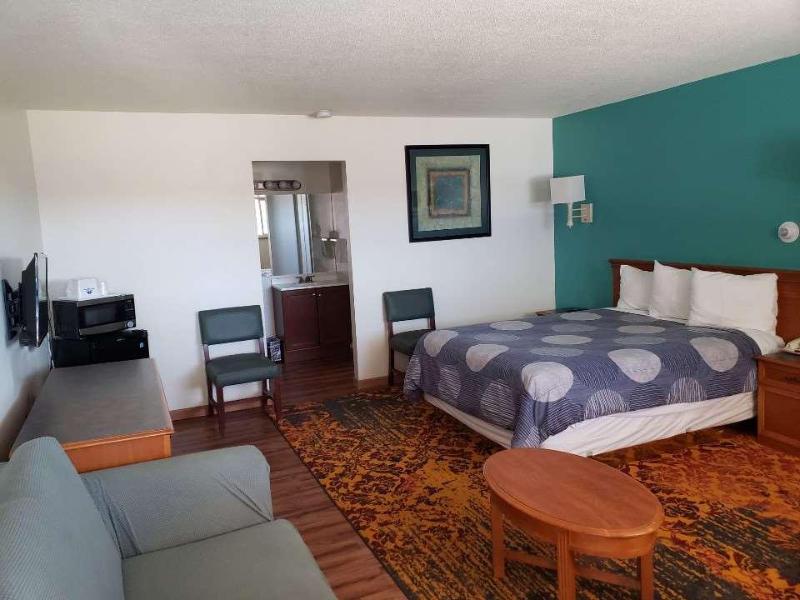 Americas Best Value Inn - Evans image