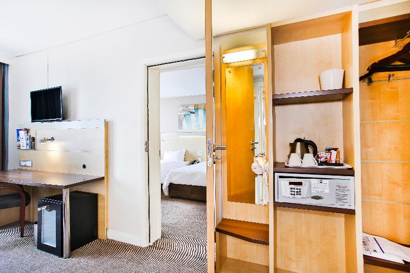 Holiday Inn Express Woodmead - Sandton image