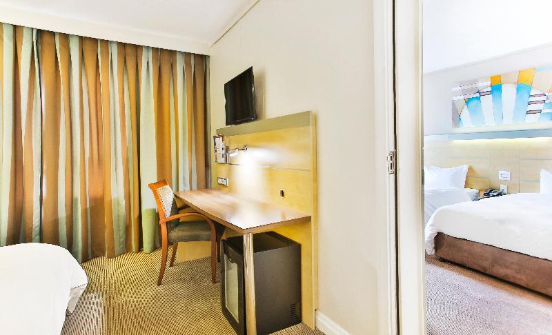 Holiday Inn Express Woodmead - Sandton image