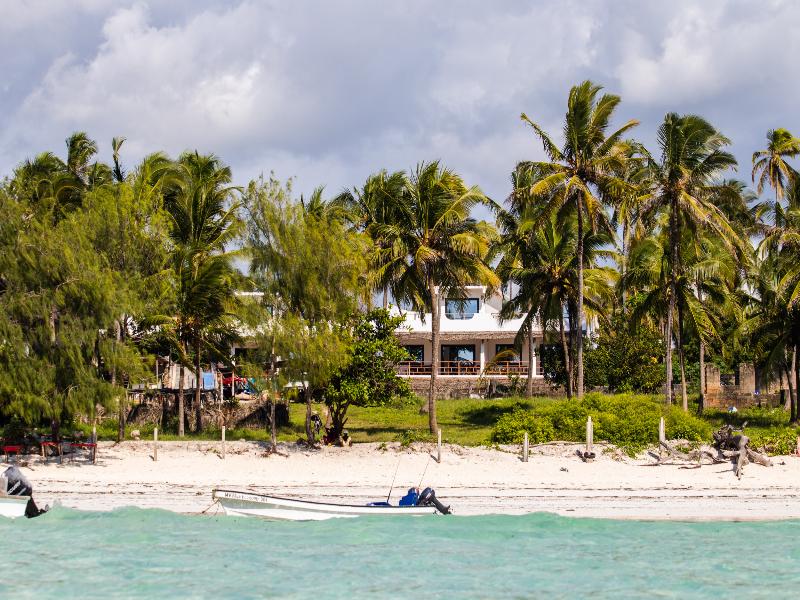Pingwe Beach Apartments image