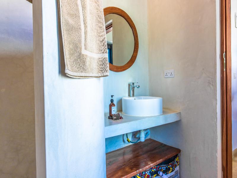 Pingwe Beach Apartments image