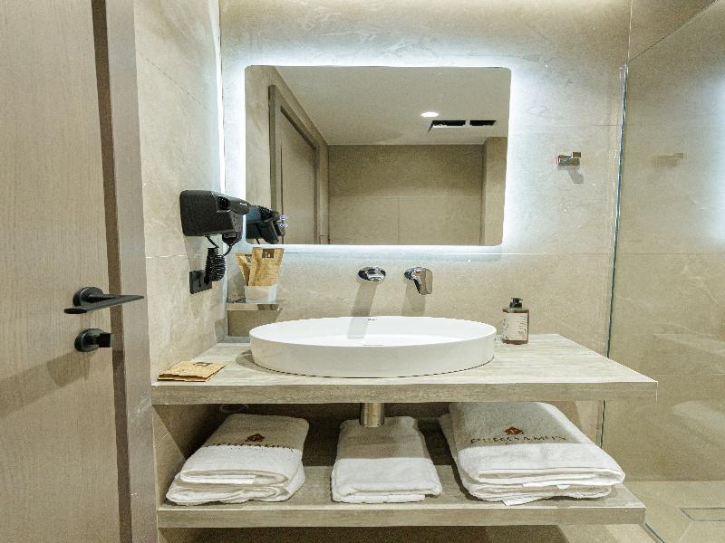 Hotel Pergamus image