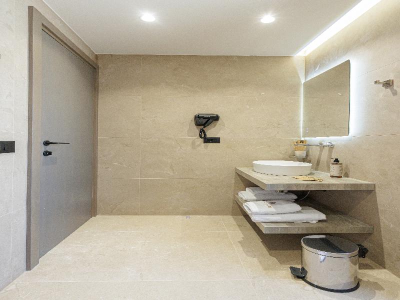 Hotel Pergamus image