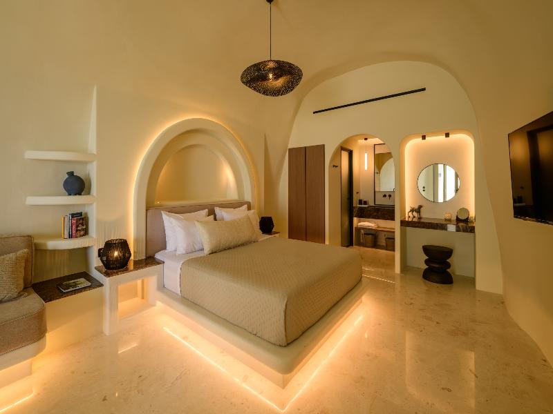 Avelora Suites