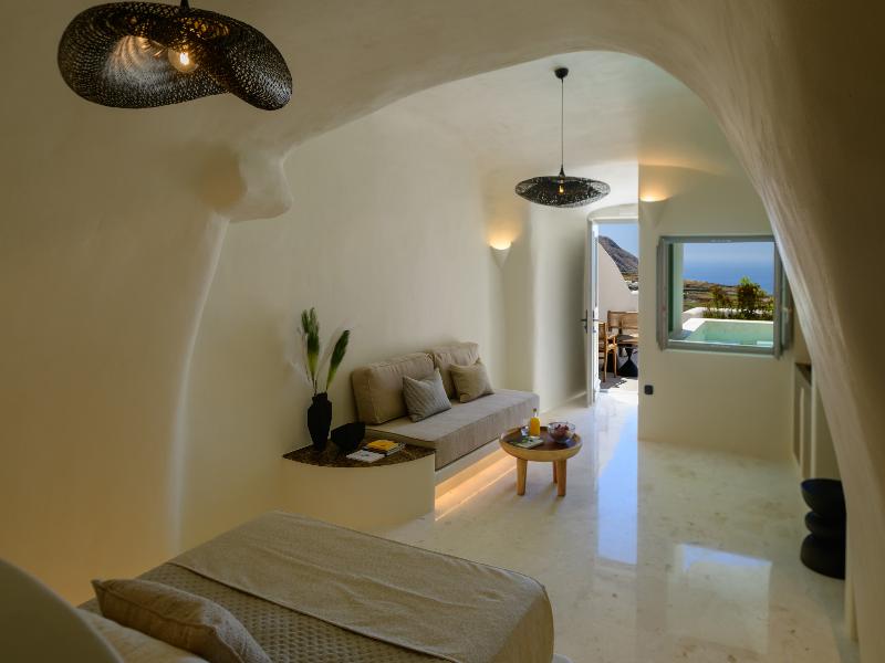 Avelora Suites