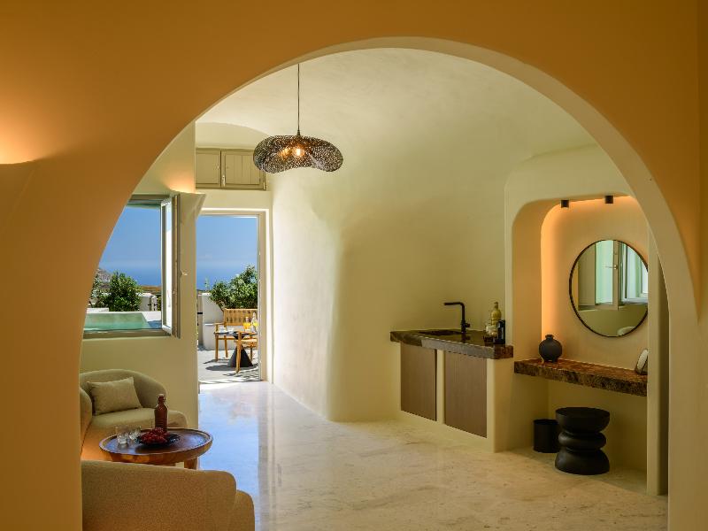 Avelora Suites