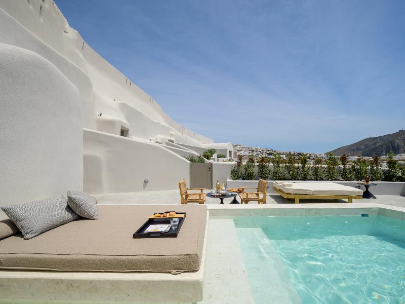 Avelora Suites