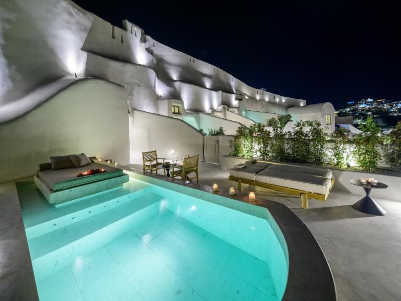 Avelora Suites