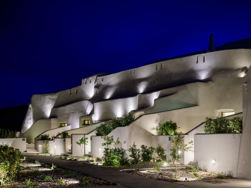 Avelora Suites