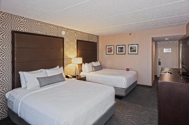 Crowne Plaza Suites MSP Airport — photo 35