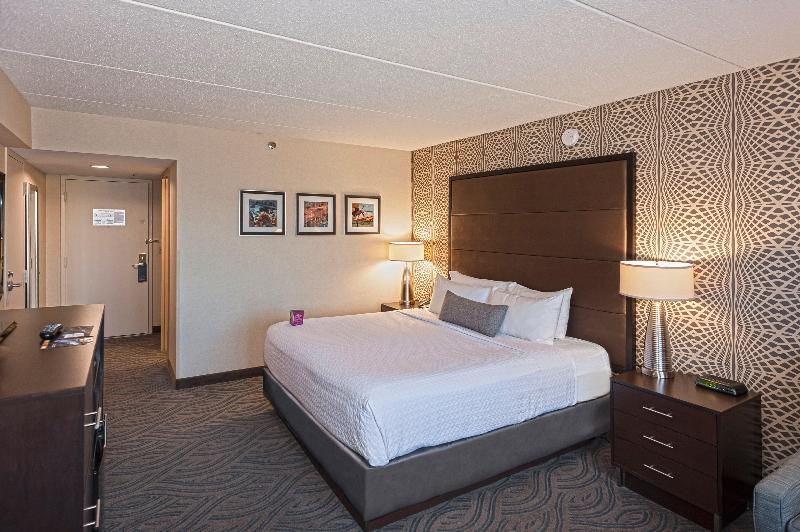 Crowne Plaza Suites MSP Airport — photo 160