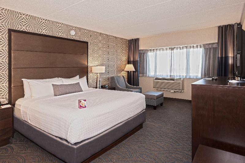 Crowne Plaza Suites MSP Airport — photo 46