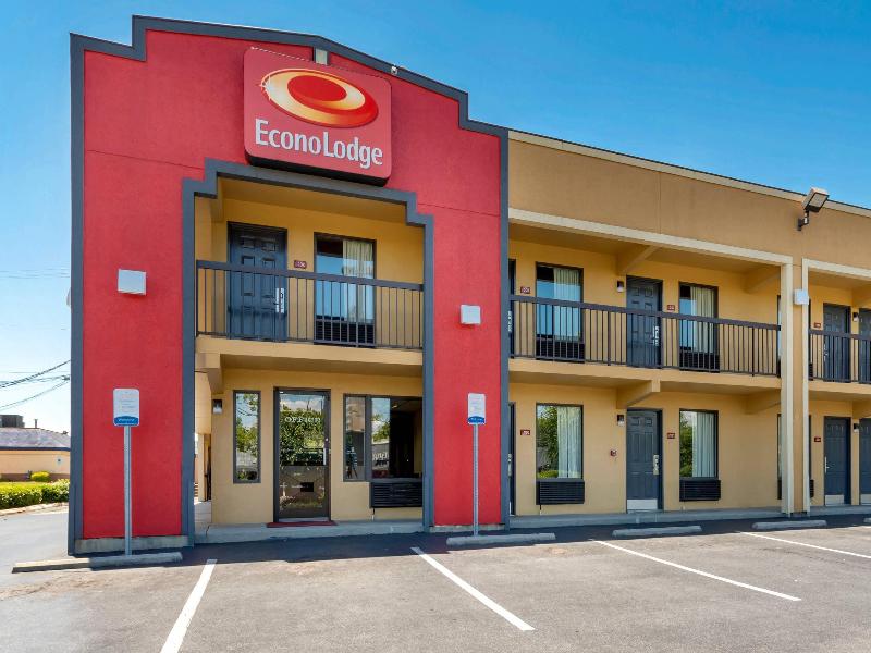 Econo Lodge North North Area — general view