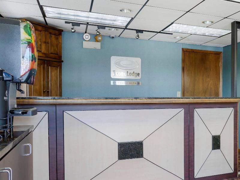 Econo Lodge North North Area image