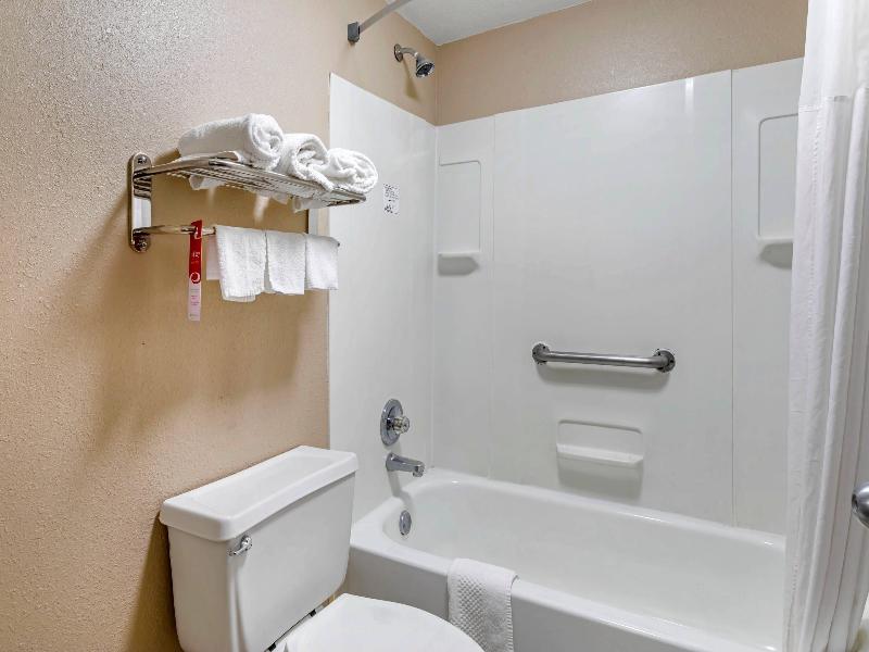 Econo Lodge North North Area image