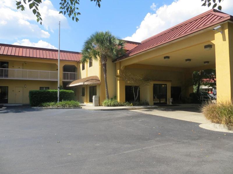 Fairview Inn and Suites Mobile