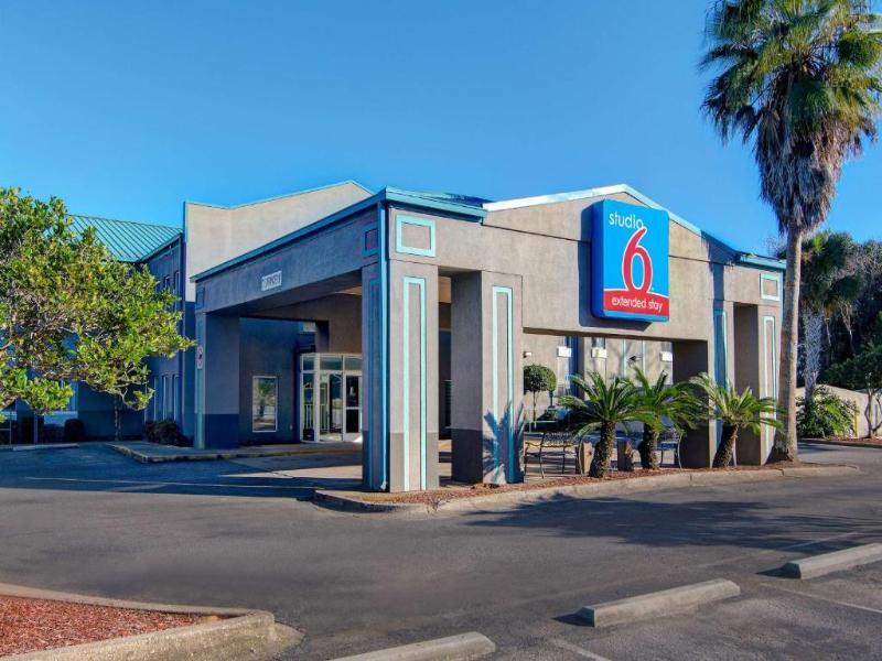 Studio 6 Pensacola, FL- West I-10 — general view
