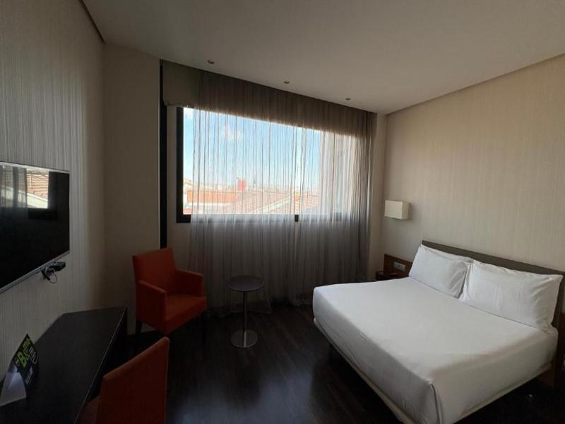 B&B hotel Burgos image