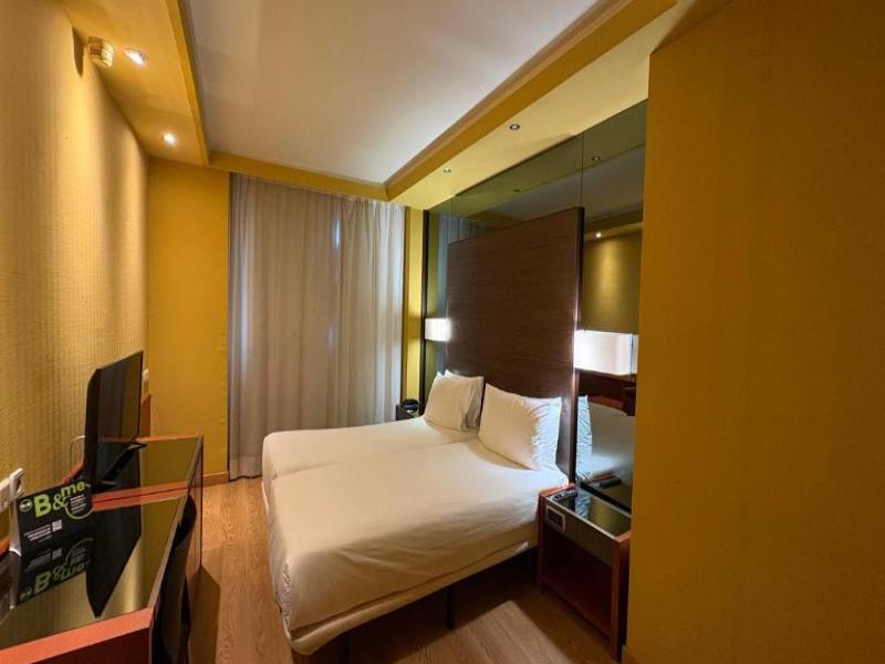 B&B hotel Burgos image
