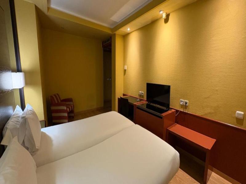 B&B hotel Burgos image