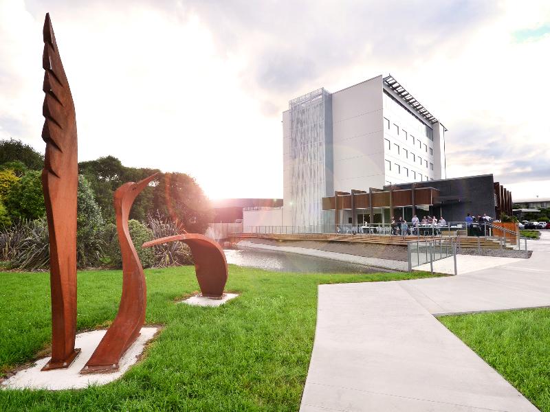 JetPark Auckland Airport Hotel & Conference Centre image