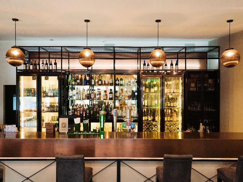JetPark Auckland Airport Hotel & Conference Centre image