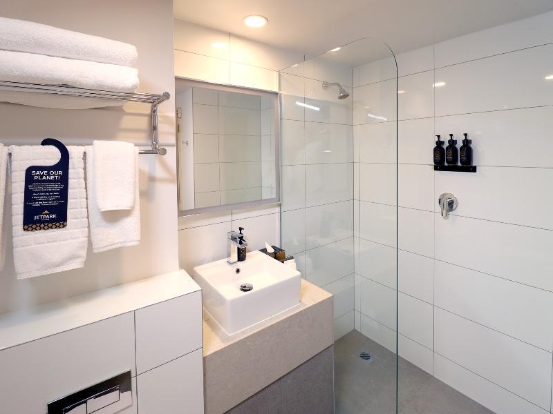 JetPark Auckland Airport Hotel & Conference Centre image