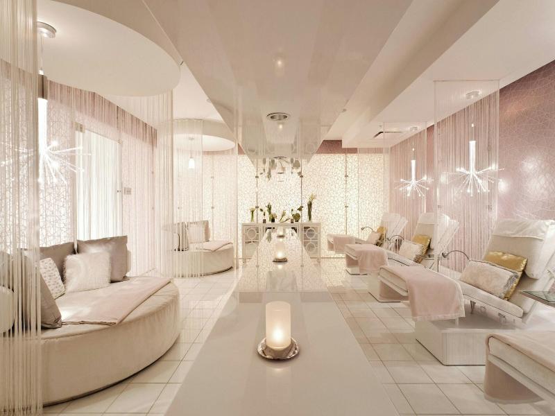 Stay in style at JW Marriott Los Angeles L.A. LIVE