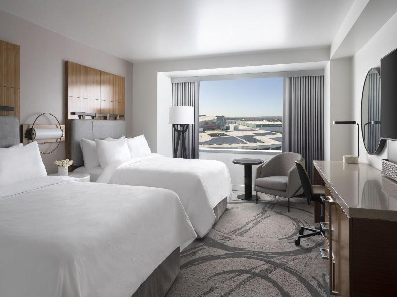 Stay in style at JW Marriott Los Angeles L.A. LIVE