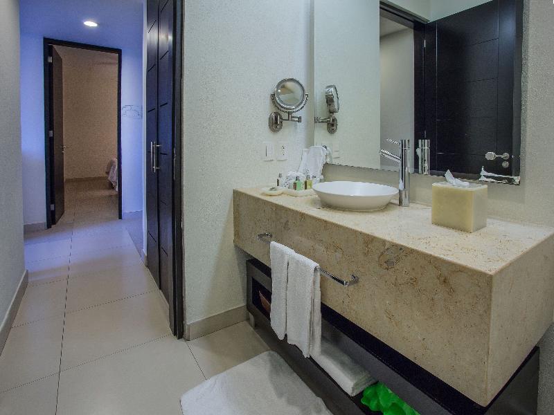 Marival Distinct All-Suites & World Spa-Handwrit C image